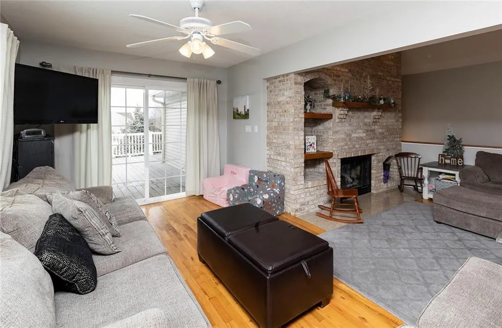 10908 NW 107th Street, Granger, Iowa - TV And Fireplace